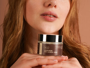 Leke Karşıtı Cilt Tonu Eşitleyici Krem - Görsel 2