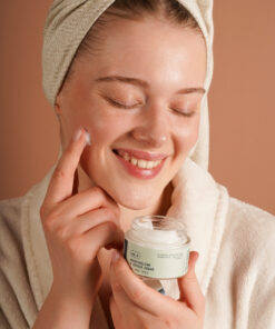 Alternative view of Nemlendirici ve Bariyer Onarıcı Krem